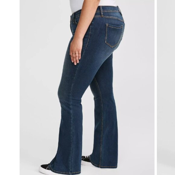 Torrid Size 28 Luxe Slim Boot Jean Mid Wash - Picture 3 of 12